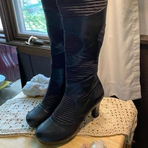 Miz Mooz black leather platform boots size 8.5